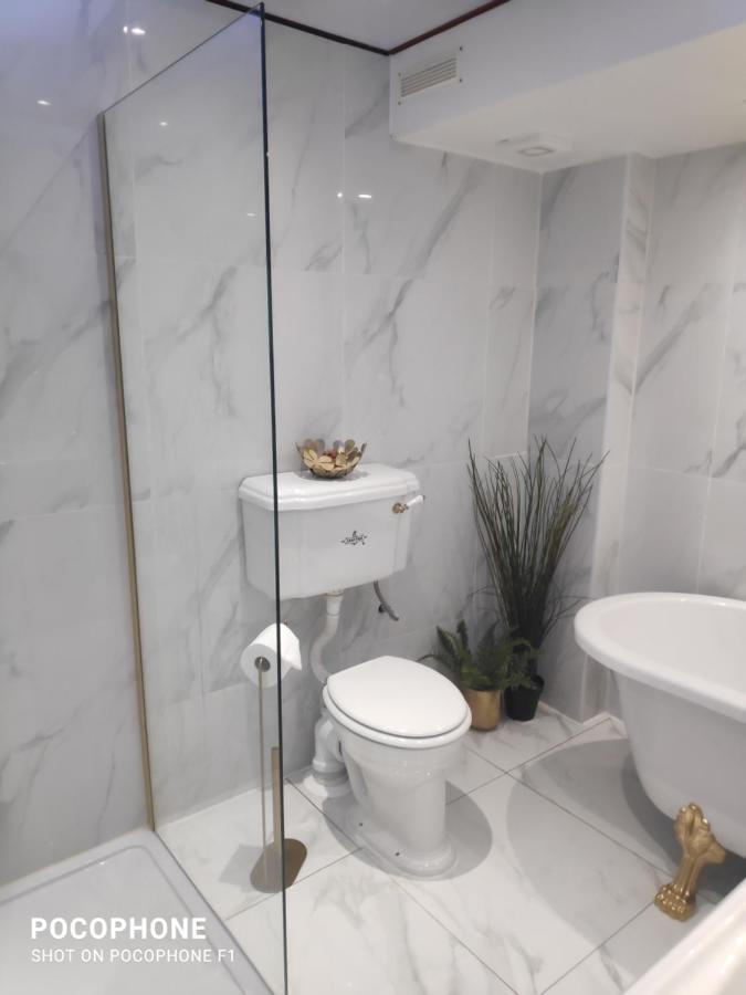 Bed and Breakfast 29 Marine Crescent Waterloo Экстерьер фото